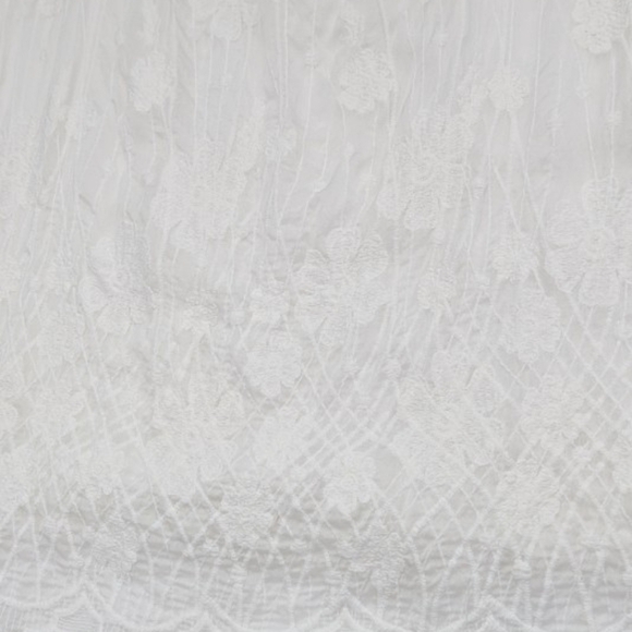 Women's (Medium) White Lightweight Embroidered Boho Lined Sleeveless Blouse - Picture 11 of 16